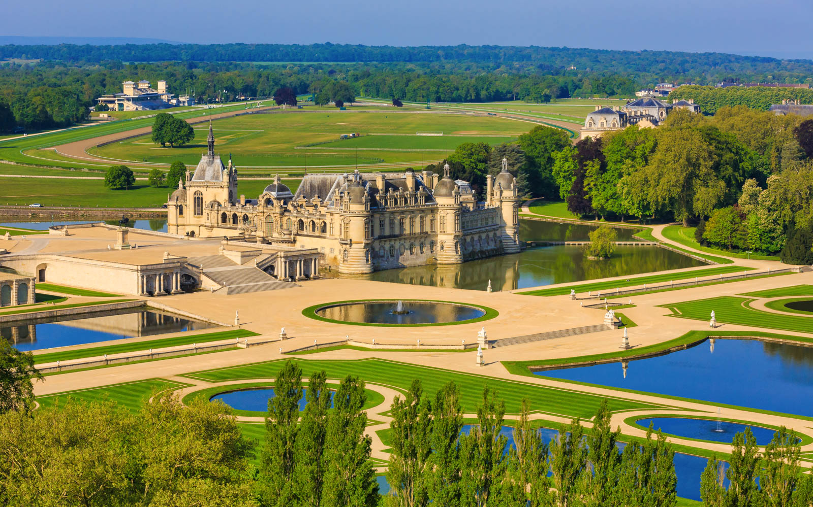 Château of Chantilly: Gardens and Great Stable Skip-the-Line Tickets
