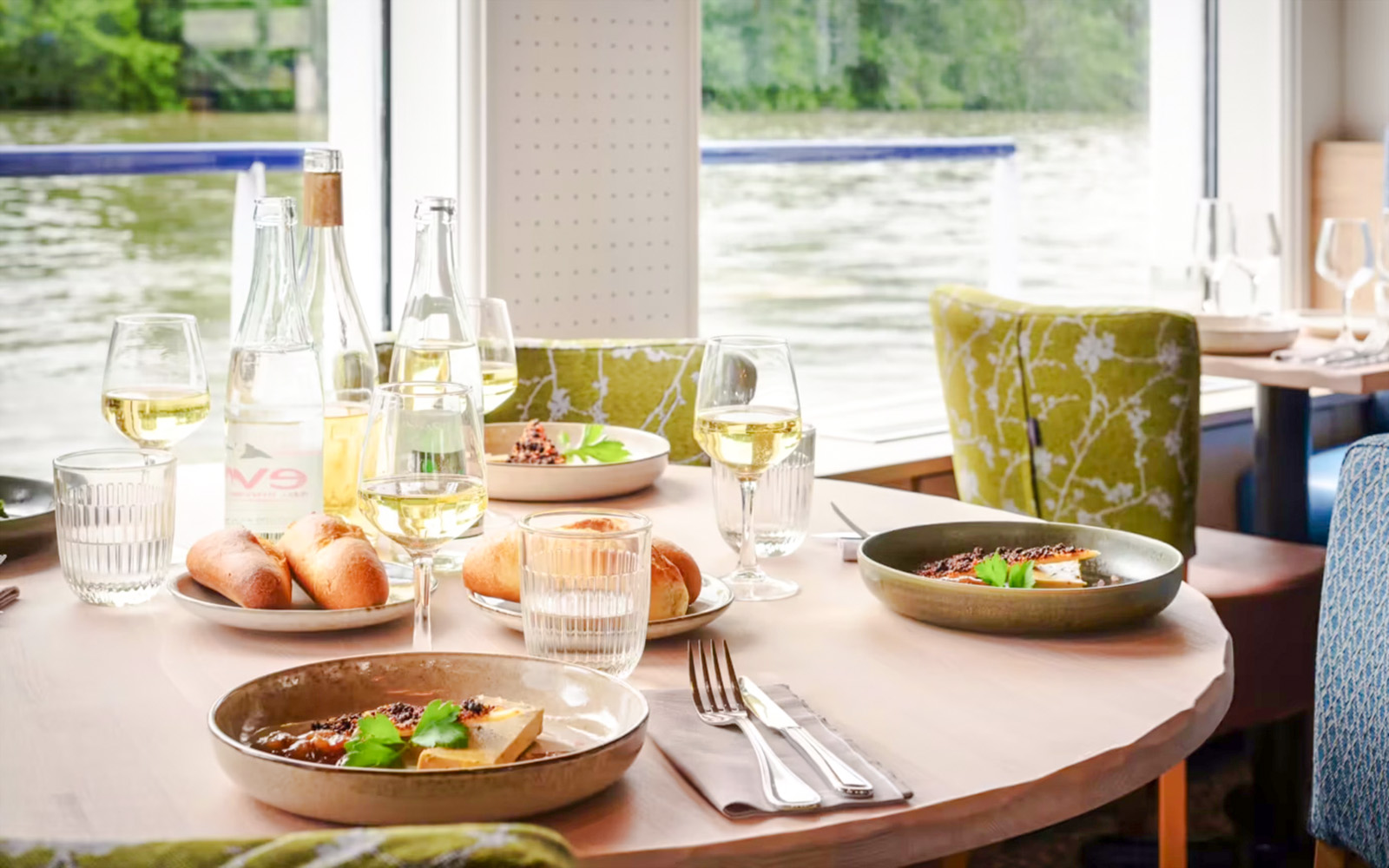 Capitaine Fracasse Seine River Dinner Cruise tickets in Paris - Highlights | TickYourList