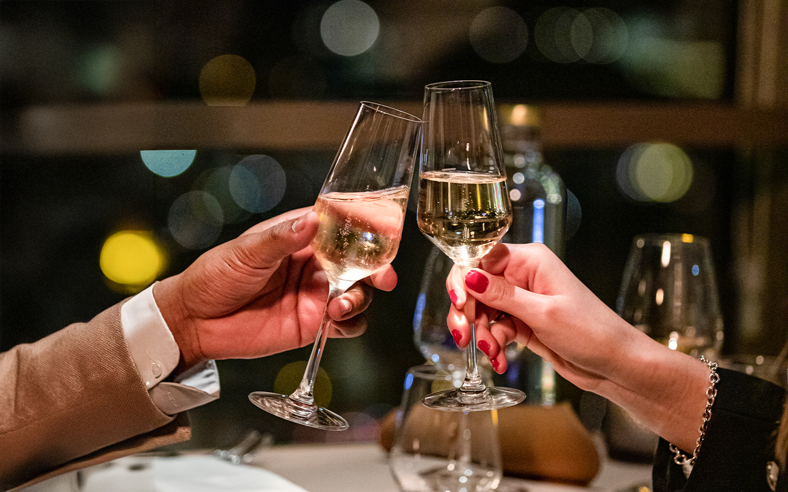 Dinner at Eiffel Tower's Madame tickets in Tokyo - Features | TickYourList