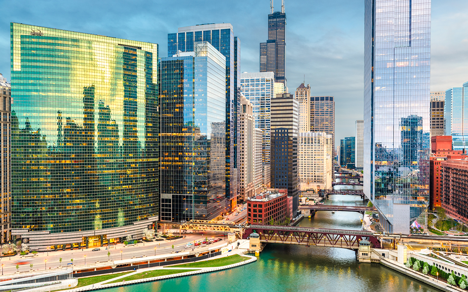 First Lady's Chicago Architecture Boat Tour tickets in Chicago - Features | TickYourList