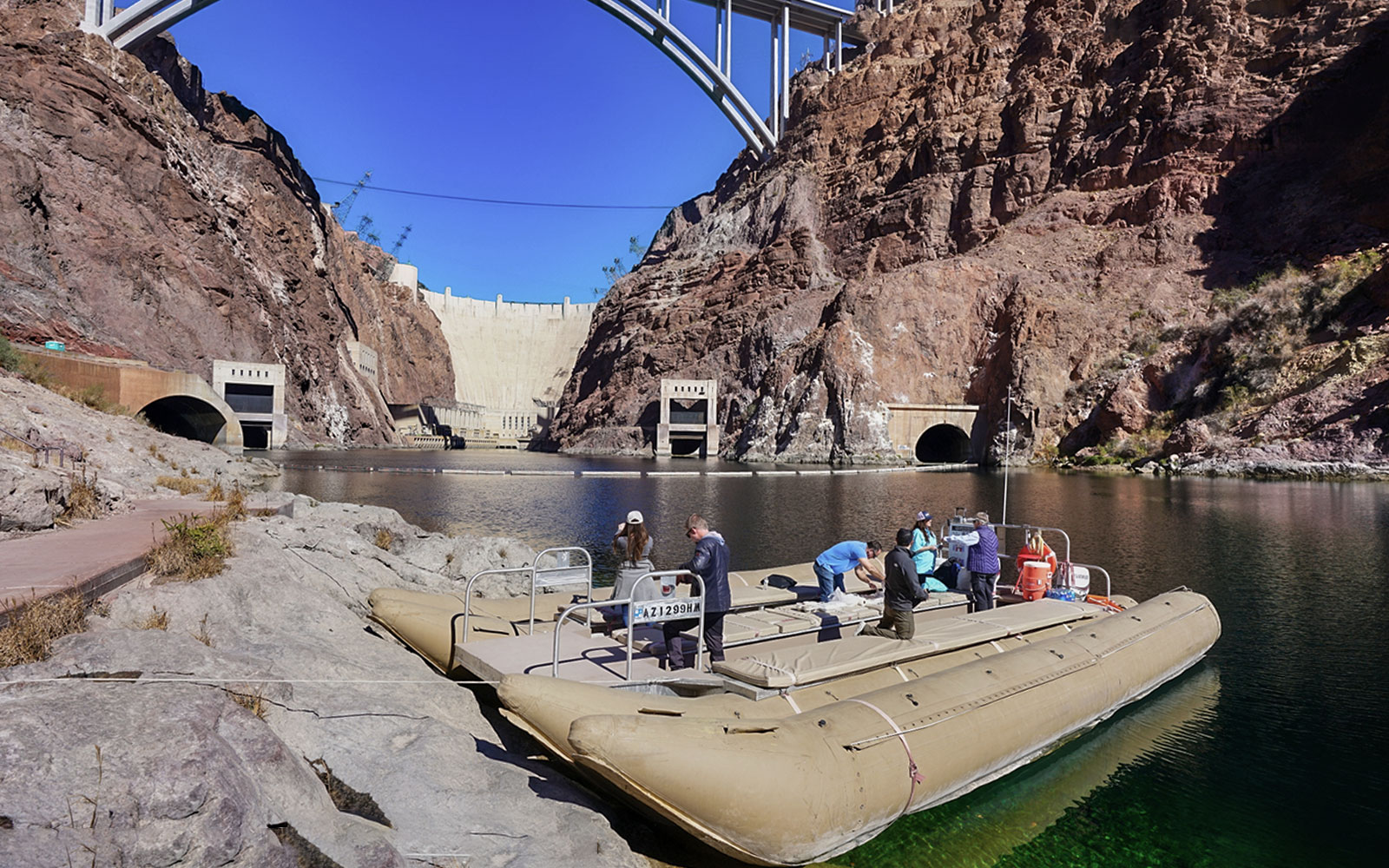 From Las Vegas: Grand Canyon Helicopter Tour & Black Canyon Raft with Champagne & Picnic tickets in Las Vegas - Features | TickYourList