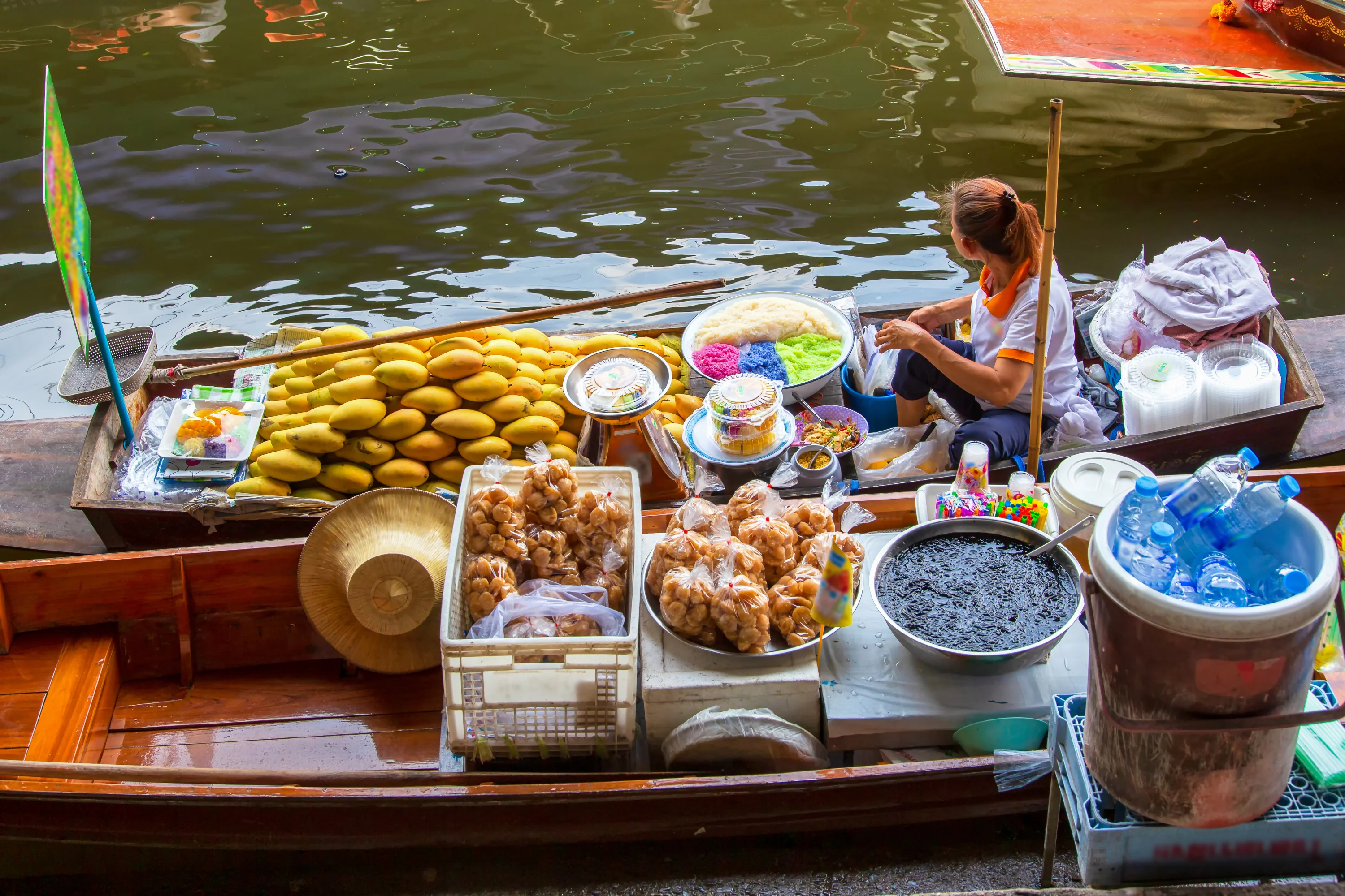 Damnoen Saduak Floating Market in Ratchaburi, Thailand