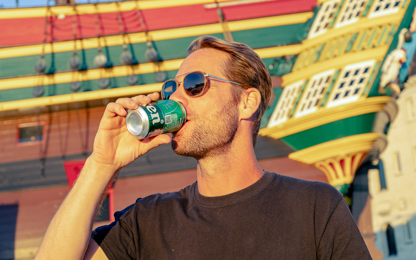 Amsterdam Booze Cruise Party with Nightclub Entry