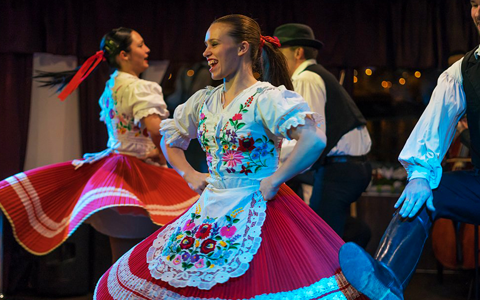Budapest Dinner Cruise with Folklore Show