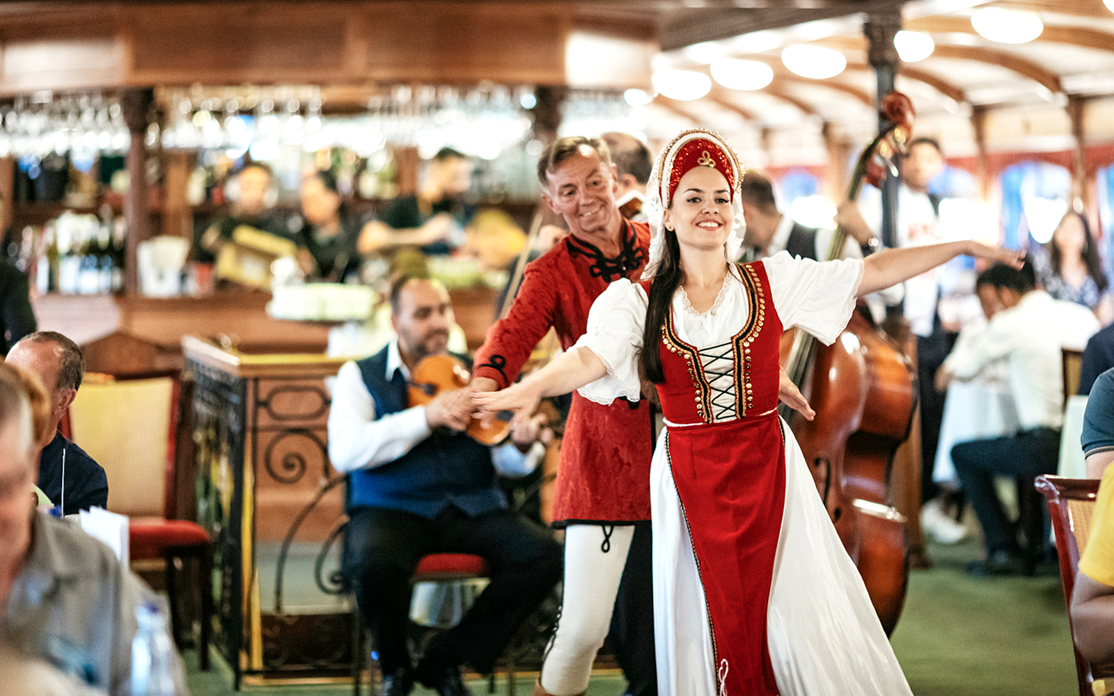 New Year’s Eve Cruise in Budapest with 5-Course Dinner, Drinks & Live Music