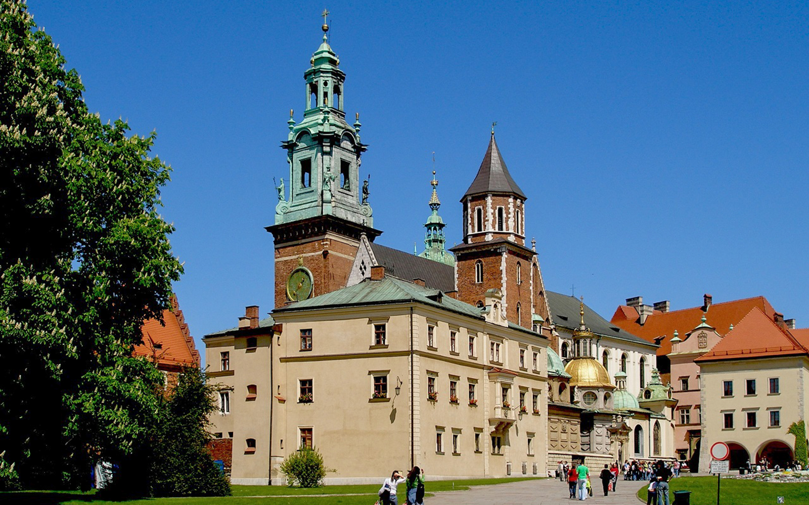 Combo: Wawel Castle, Cathedral, St. Mary’s Basilica & Rynek Underground Museum Guided Tour tickets in Krakow - Attractions | TickYourList