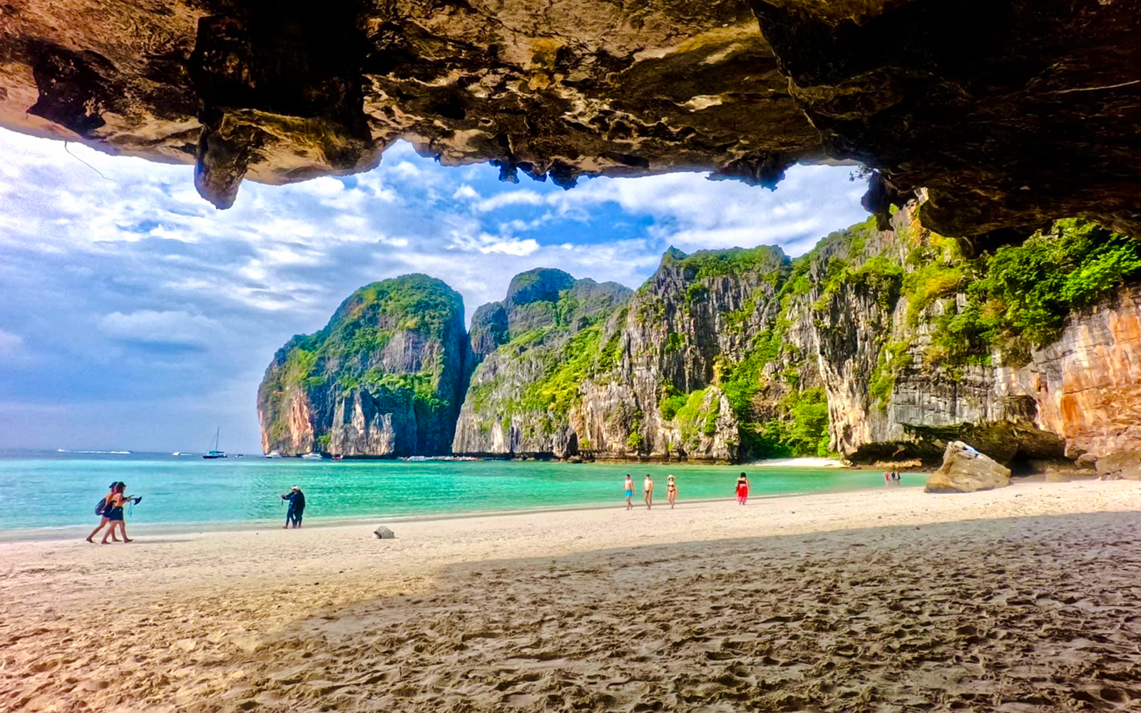 From Krabi: Phi Phi Island & 4 Islands Sunset Day Tour by Speedboat tickets in Krabi - Highlights | TickYourList