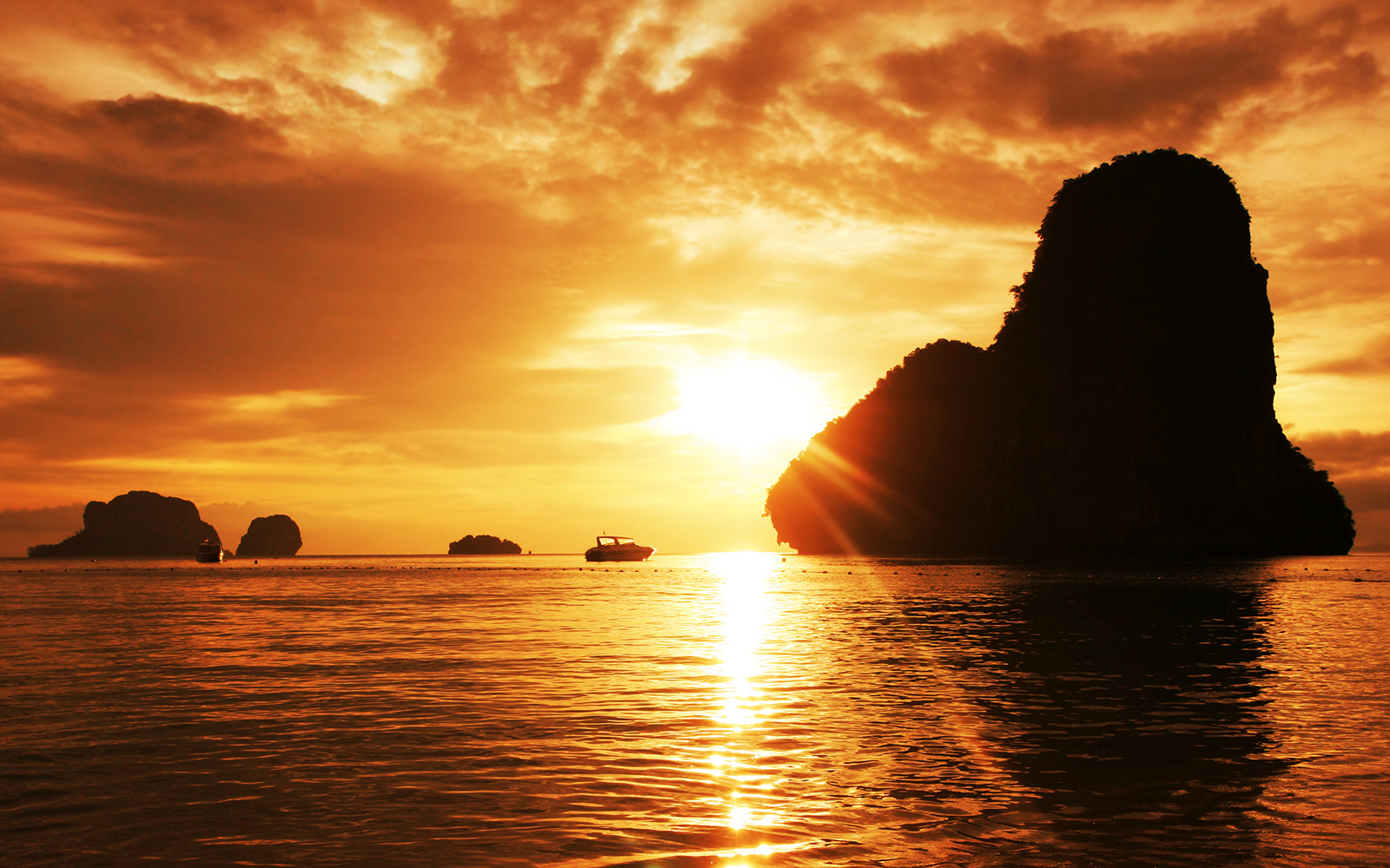 From Krabi: Phi Phi Island & 4 Islands Sunset Day Tour by Speedboat tickets in Krabi - Features | TickYourList