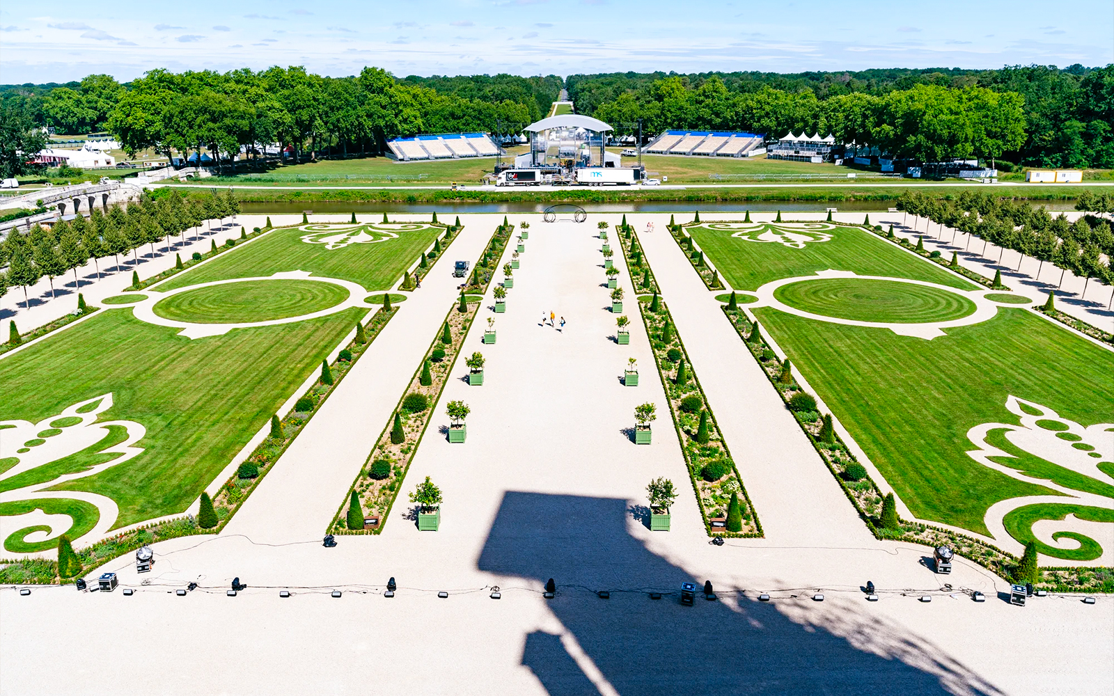 From Paris: Chambord, Chenonceau & Cheverny Castle Day Trip tickets in Loire Valley - Attractions | TickYourList