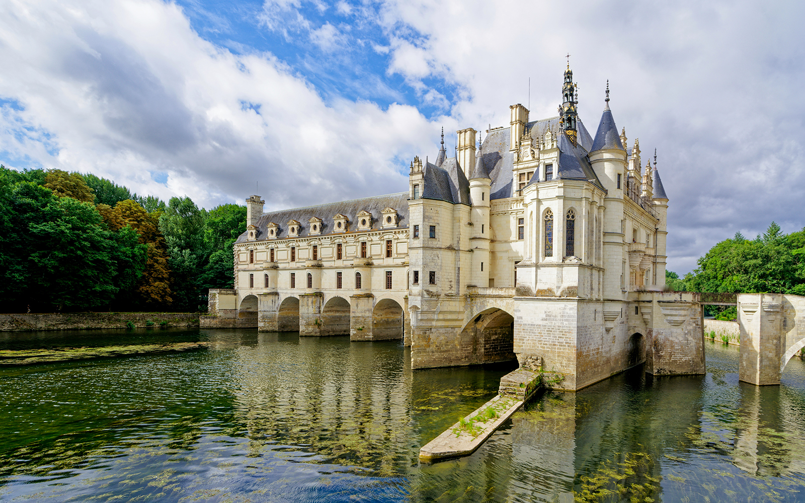 From Paris: Chambord, Chenonceau & Cheverny Castle Day Trip tickets in Loire Valley - Activities | TickYourList