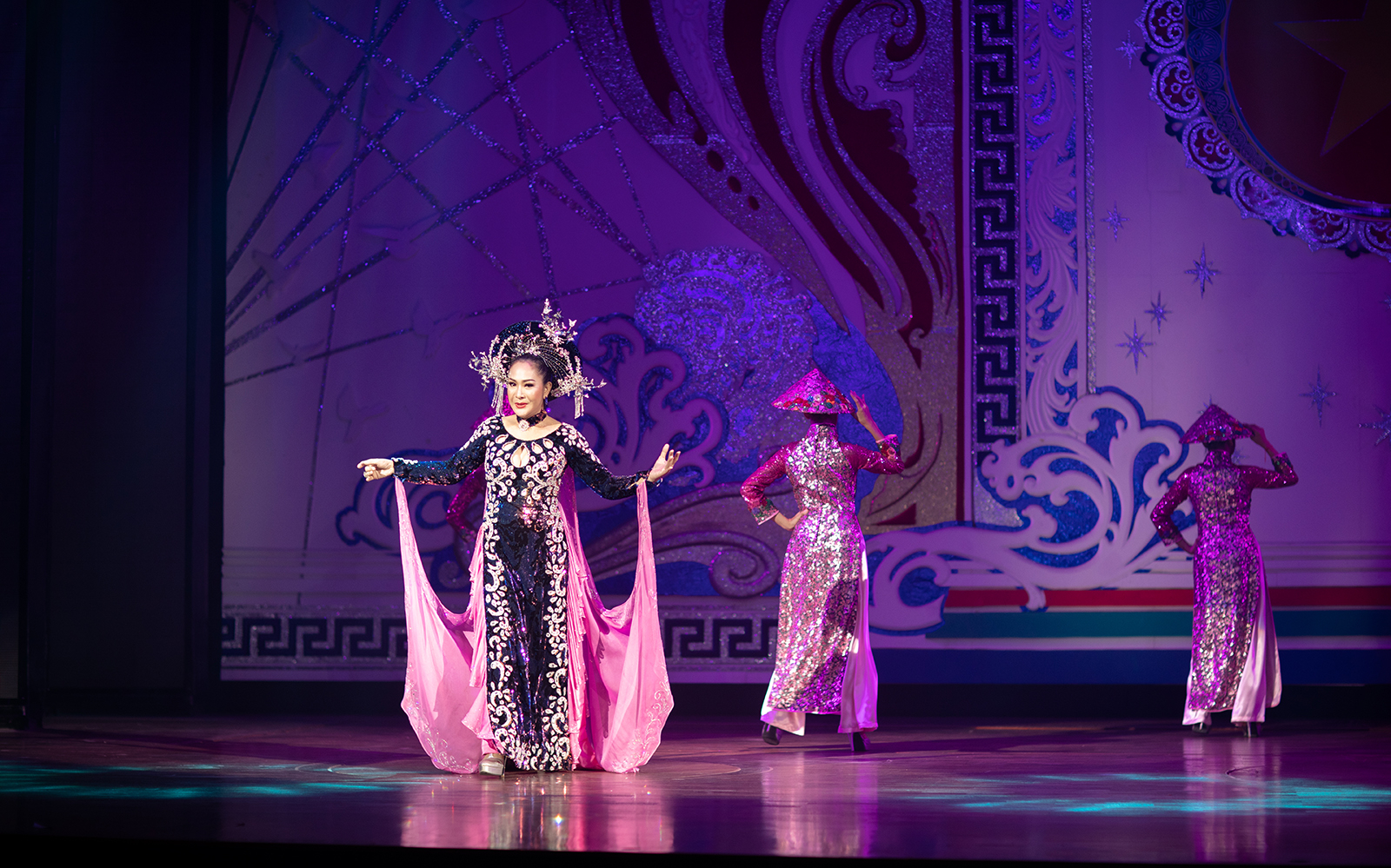 Alcazar Cabaret Show Tickets in Pattaya - Highlights | TickYourList
