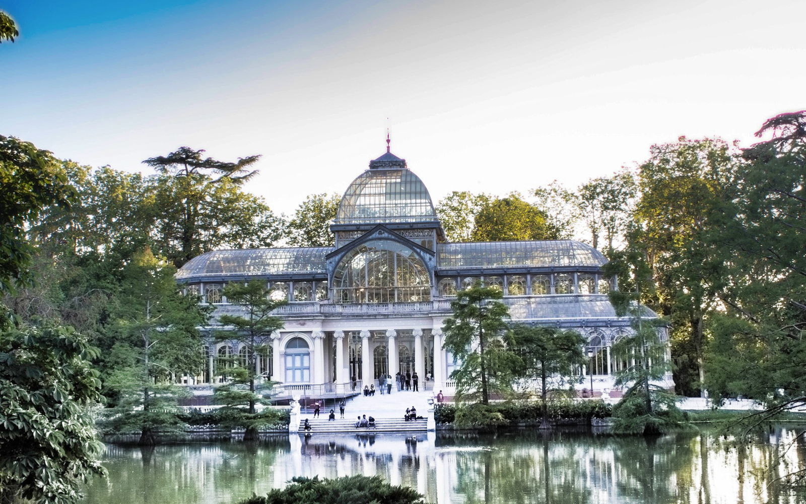 Madrid’s Royal Palace and El Retiro Park Guided Tour