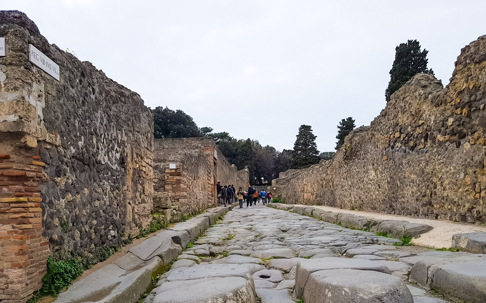 From Naples: Pompeii and Herculaneum Guided Tour with Transfers tickets in Naples - Features | TickYourList