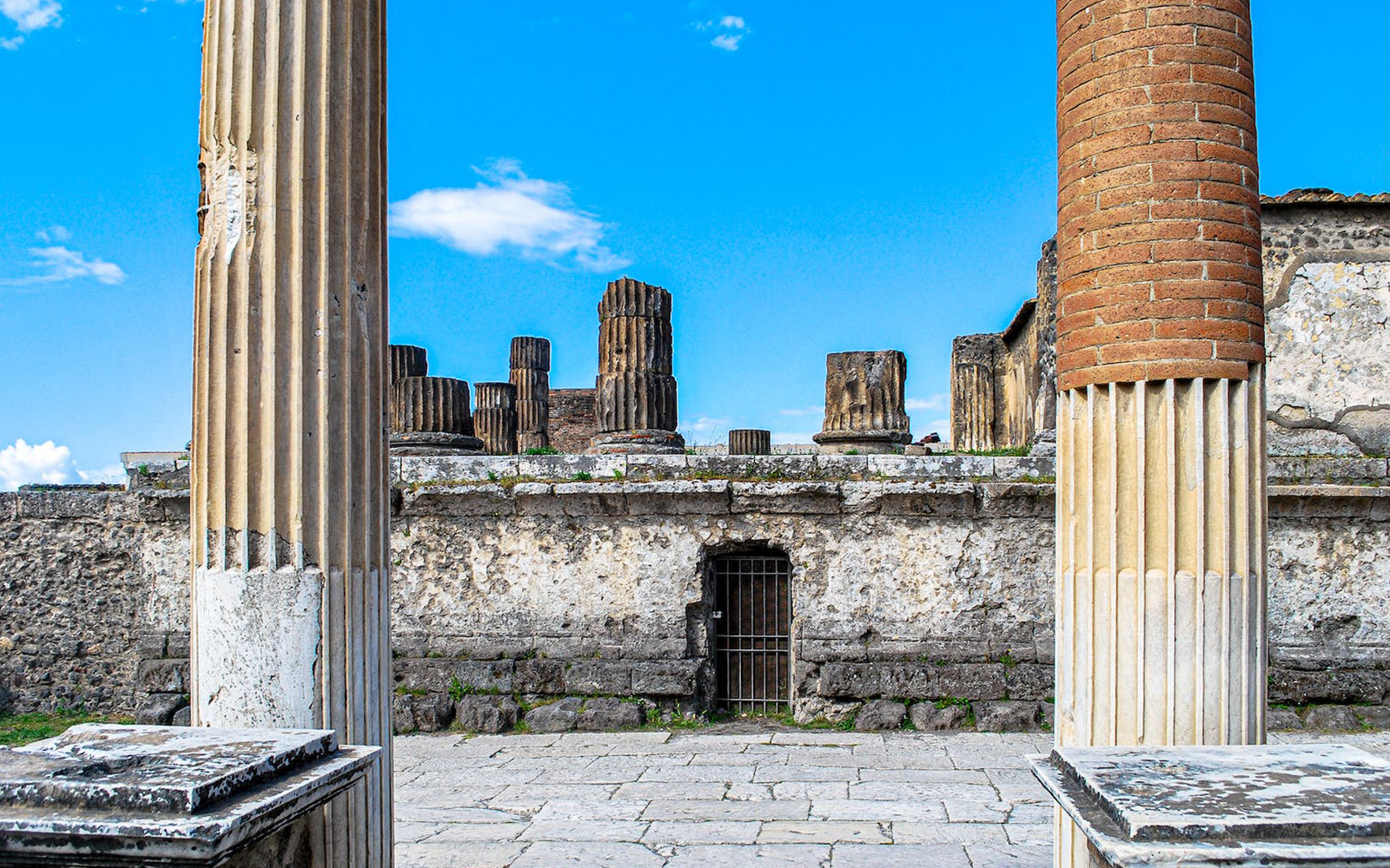 Guided Tour of Pompeii and Naples with Transfers from Rome tickets in Rome - Attractions | TickYourList