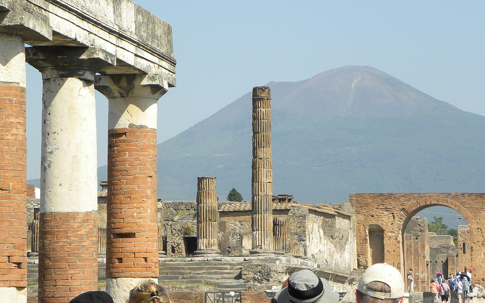 Guided Tour of Pompeii and Naples with Transfers from Rome