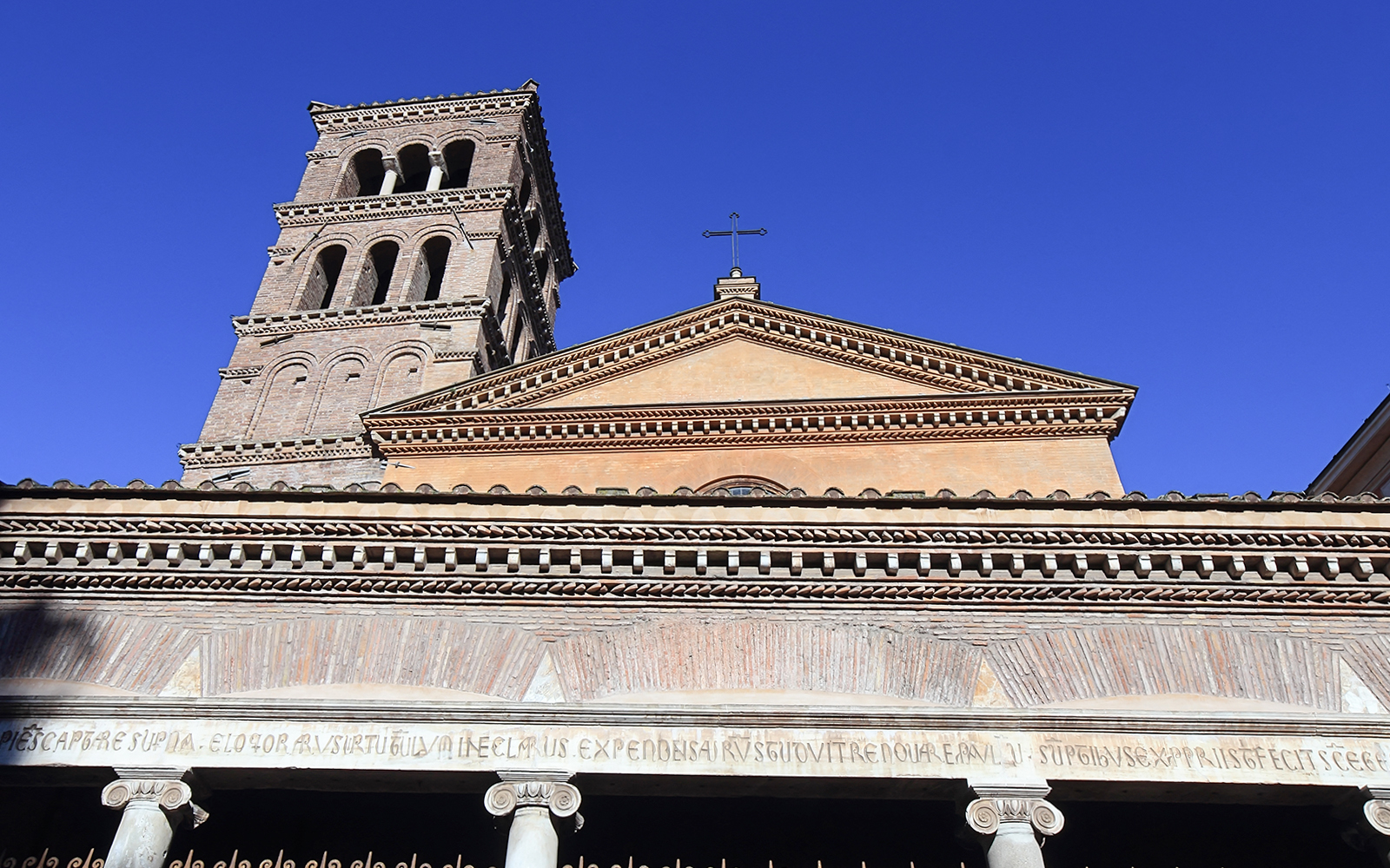 Combo: Velabrum Walking Tour + Rome Hop-On Hop-Off Bus Tour tickets in Rome - Features | TickYourList