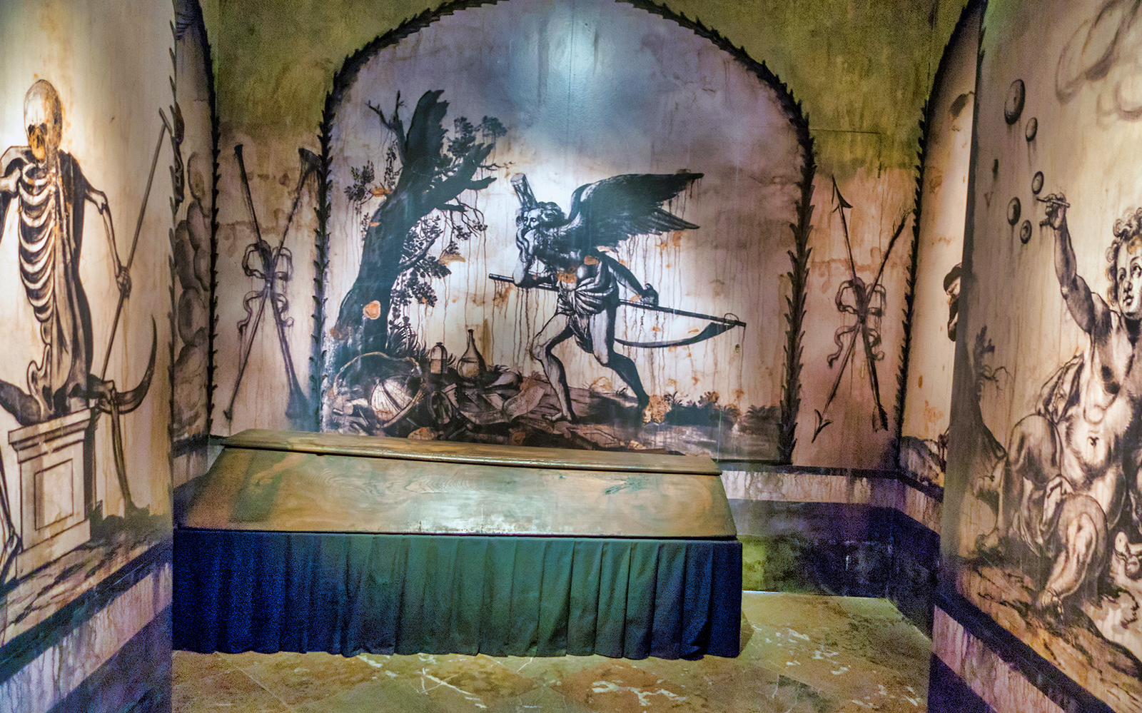 Catacombs of Rome Exclusive After Hours and Bone Chapel (Capuchin Crypts) Tour
