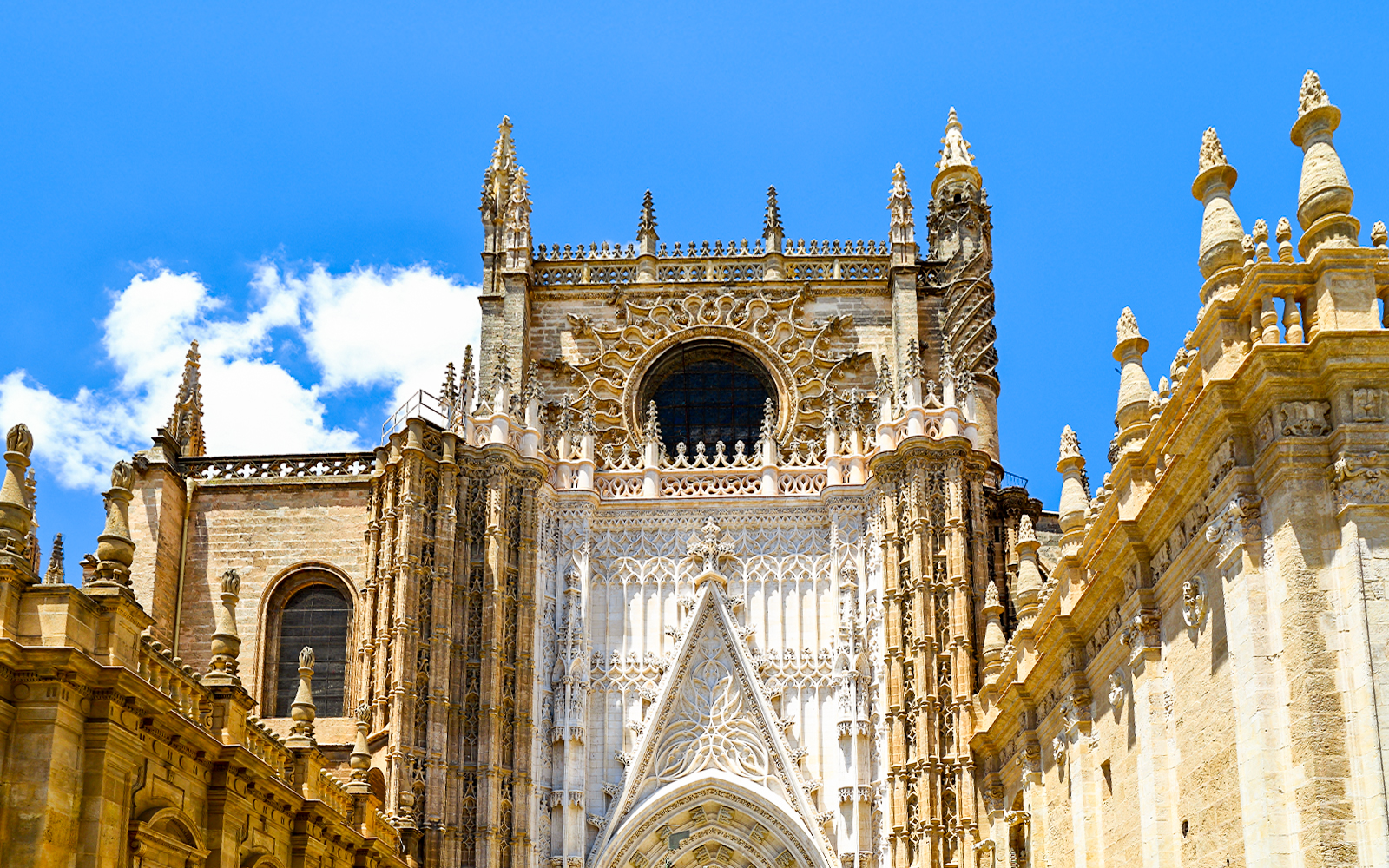 Combo: Alcázar of Seville + Seville Cathedral + La Giralda Tickets in Seville - Activities | TickYourList