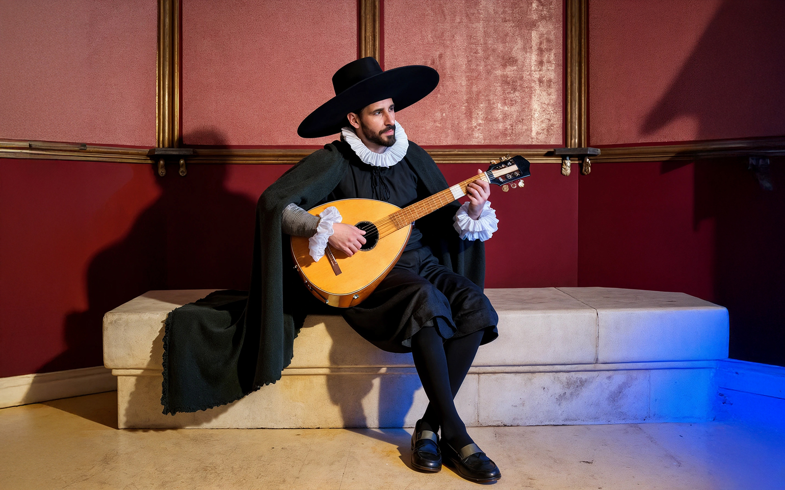 Royal Alcázar of Seville Theatrical Night Tour tickets in Seville - Features | TickYourList