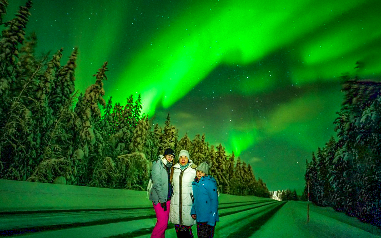 Rovaniemi: Northern Lights Chase with Professional Photography tickets in Rovaniemi - Features | TickYourList