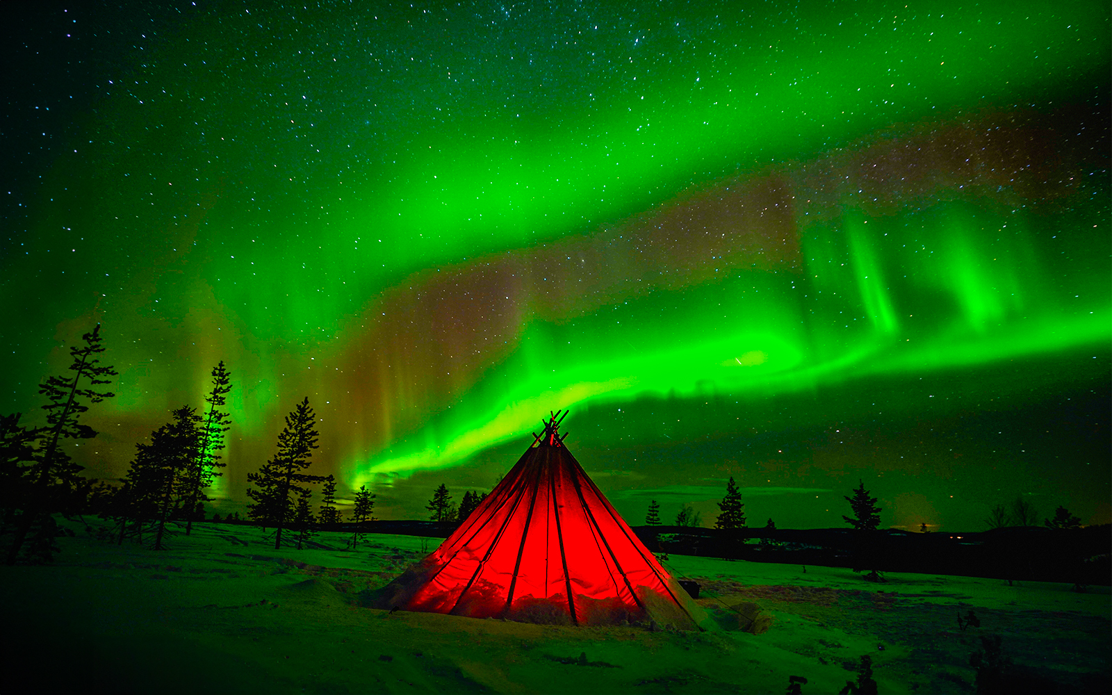 Rovaniemi: Northern Lights Snowmobile Hunt tickets in Rovaniemi - Features | TickYourList