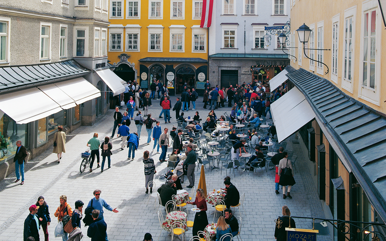 Salzburg Sightseeing: Hop-on Hop-off Bus Tour tickets in Salzburg - Features | TickYourList