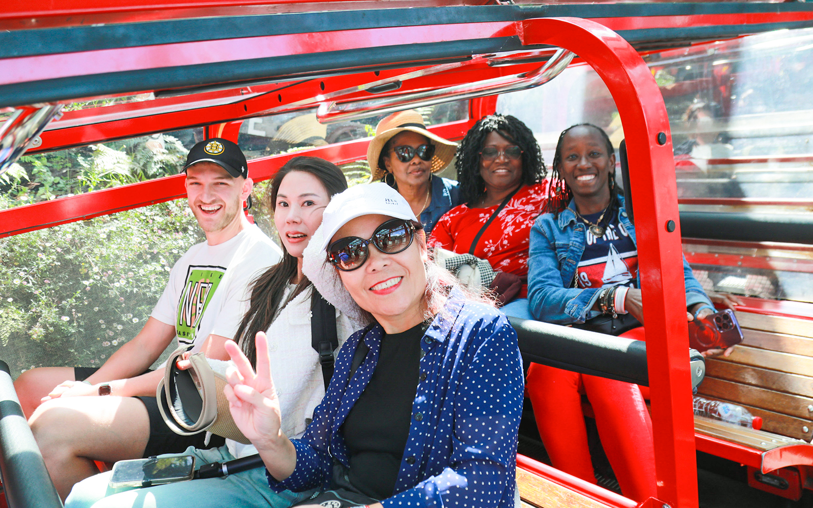 Blue Mountains Tour with Scenic World & Sydney Zoo tickets in Sydney - Features | TickYourList
