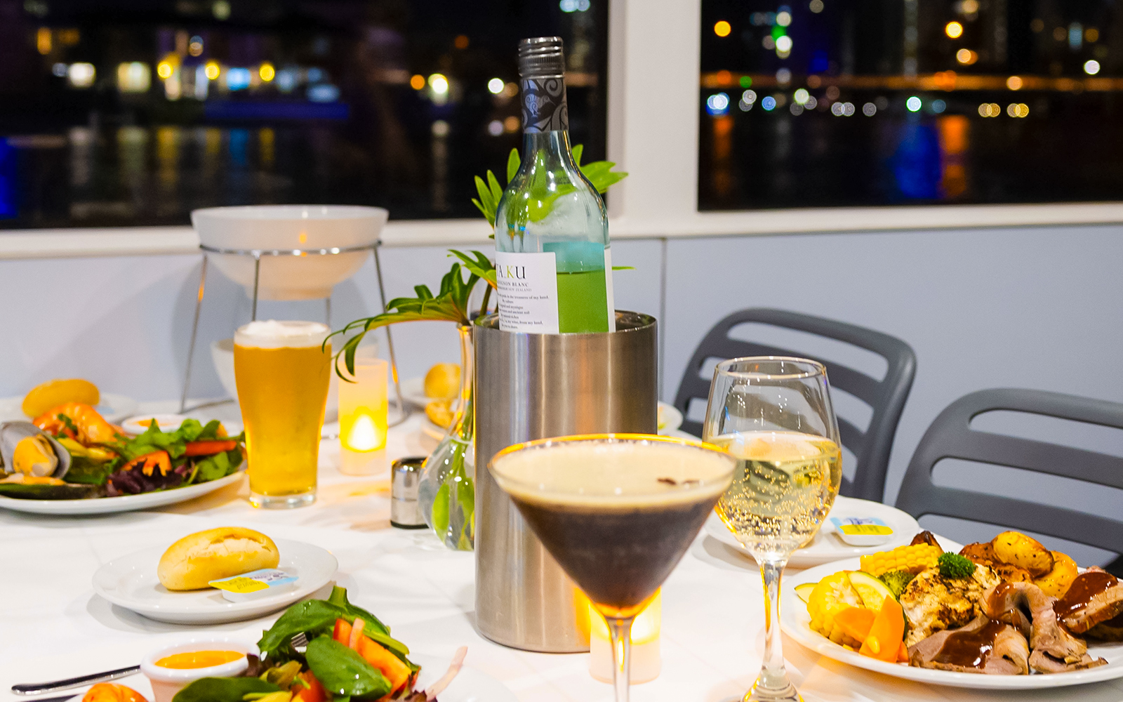 Gold Coast Sightseeing Cruise with Buffet Dinner tickets in Gold Coast - Features | TickYourList